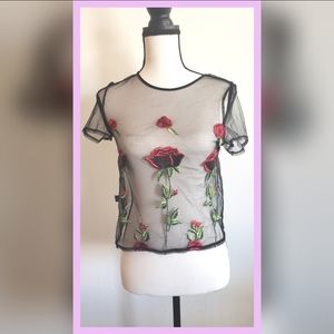 Iris brand top with flowers. Size small